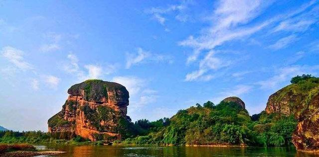 探寻大千世界中龙虎山龙虎门派之秘（游走龙虎山）